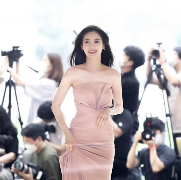 유라, 핑크빛 유혹?...혜리 "예쁘네 핑크돼지"[TEN★]