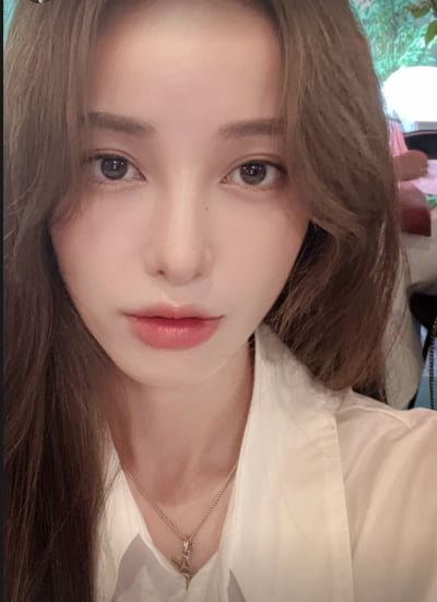 유깻잎, '얼굴 지방 이식' 후 물오른 미모…'연예인 저리가라' [TEN★]