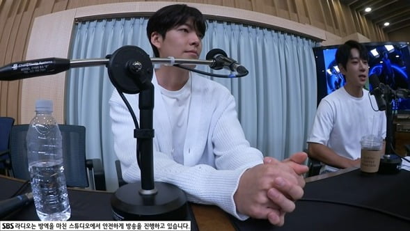 김우빈 "최동훈 감독, 쉬는 동안 다른 분과 영화 안 찍는다고…감동"('컬투쇼')