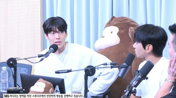 [종합] 'SNS 중독' 김우빈, 부담 백배 나홀로 홍보 요정 "'외계+인', 꼭 극장에서!"('컬투쇼')