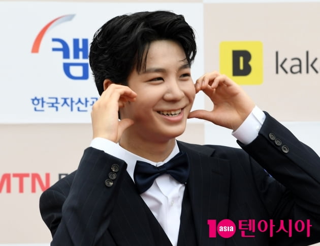 [TEN 포토] 정동원 '눈빛에 심쿵 ....점점 빠져드는 미소'