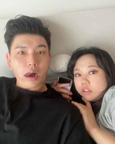 '8월 출산' 홍현희, ♥제이쓴과 건치 미소 자랑…똥별이도 똑같을 듯[TEN★]