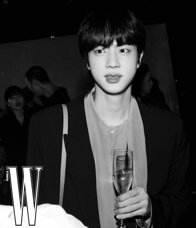 방탄소년단 진 '흑백사진속에서 더욱 빛나는 비주얼'