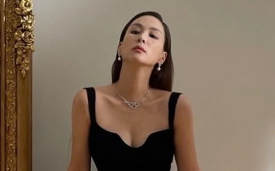 '장동건♥' 고소영, 가슴골 드러낸 파격 노출…50대 몸매 안 믿겨 [TEN★]