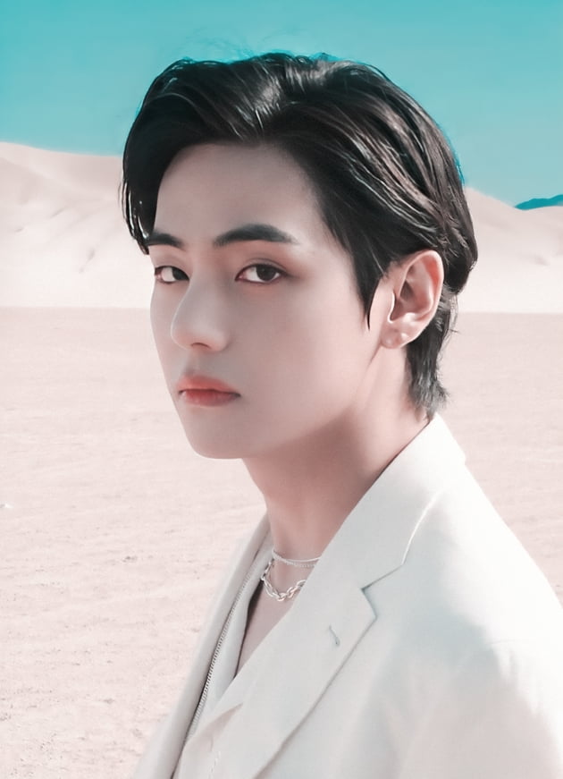 방탄소년단 뷔, 스포티파이 팔로워 870만 명 돌파...2022년 상반기 韓솔로 증가수 1위