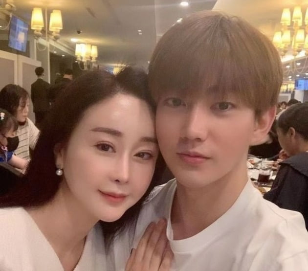 '18살 연하 진화♥' 함소원, 남의 결혼식장서 민폐 하객…"갑자기 눈물보"[TEN★]