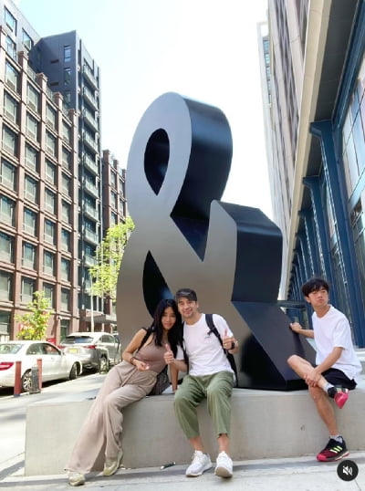 '권오중♥' 엄윤경, 58세 맞어? 방부제 미모 발산...미국에서 힐링중[TEN★]