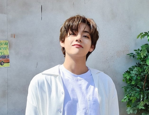 방탄소년단 뷔, 68주 연속 1위의 대기록으로 일본에서의 특급 인기