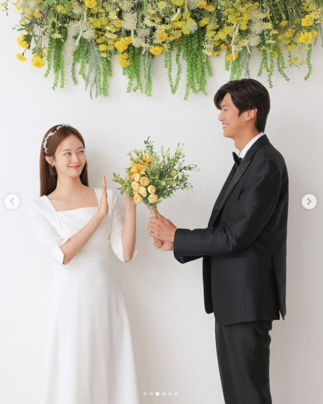 전소민, 순백의 웨딩드레스 자태 누구랑??...함께 해주신 모든 분들께 감사[TEN★]