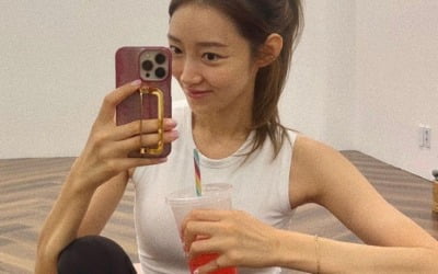 "몸무게 슬쩍 올라갔어요"…'임창정♥' 서하얀, 회사에서 레깅스 입고 '유지어터'[TEN★]