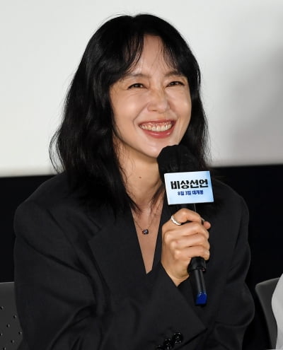 [TEN 포토] 전도연 '코 찡긋~'
