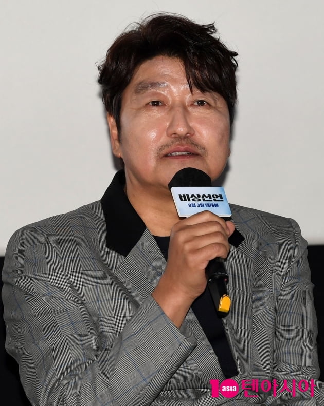[TEN 포토] 송강호 '믿고 보는 배우'