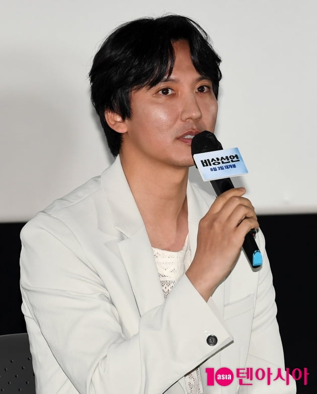 [TEN 포토] 김남길 '비행기 오락으로 연습보다 놀았다'