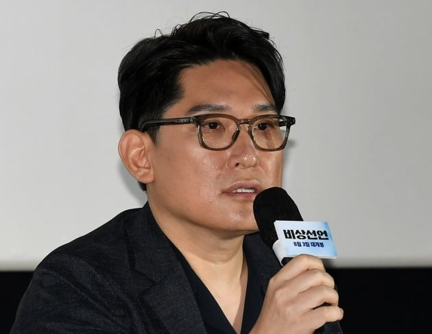 한재림 감독 "칸영화제 편집본과 비교? 신 추가 NO…음악·리듬감 강조"('비상선언')