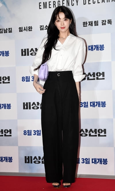 [TEN 포토] 노정의 '개미 허리'