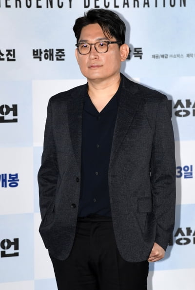 [TEN 포토] 한재림 감독 '영화 '비상선언'으로 인사드려요'
