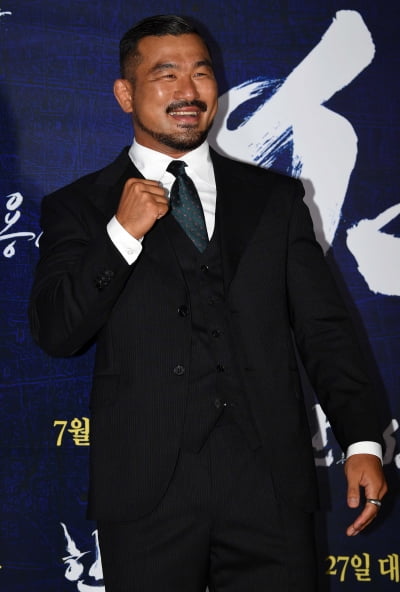 [TEN 포토] 배명호 '힘찬 파이팅'