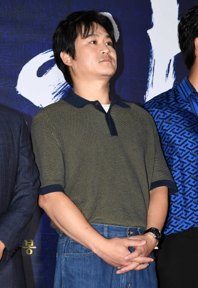 [TEN 포토] 김성균 '두 손 가지런히 모아'