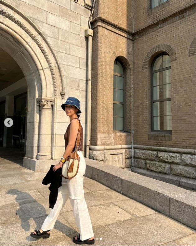 채정안, 폭염주의보에 미술관에서 힐링중...여유로운 일상[TEN★]