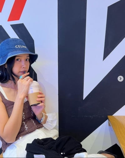 채정안, 폭염주의보에 미술관에서 힐링중...여유로운 일상[TEN★]