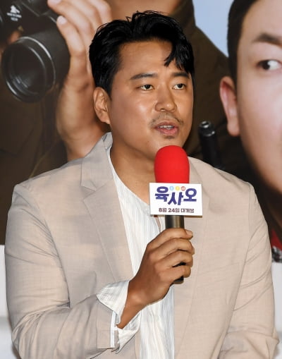 [TEN 포토] 이순원 '북한군으로 인사드려요'