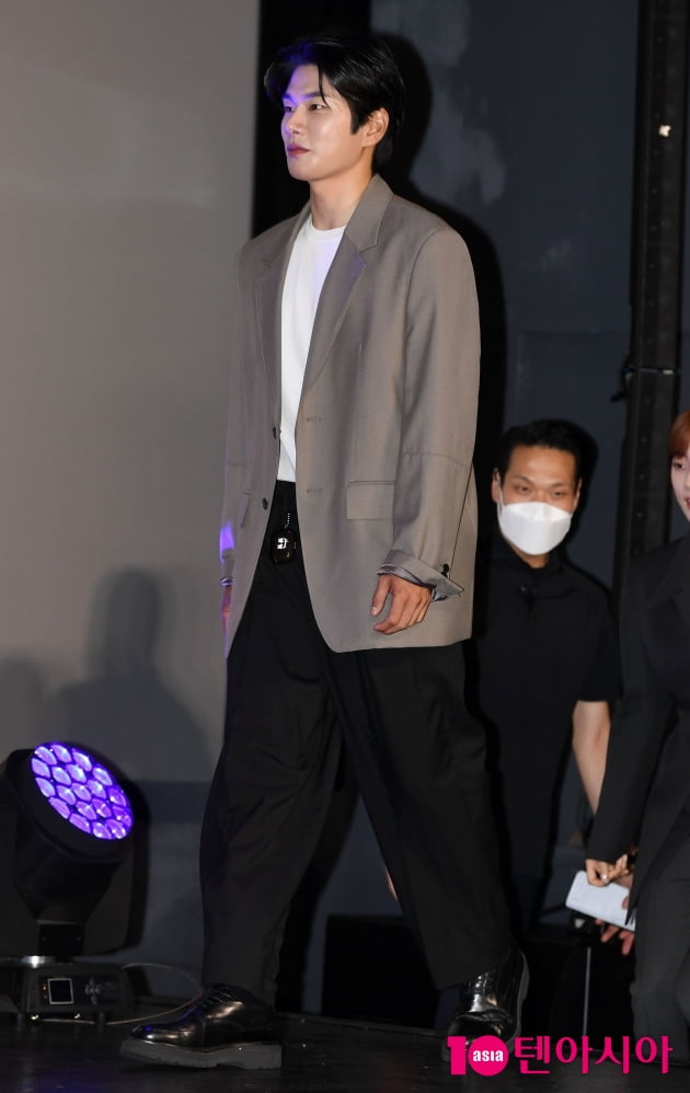 [TEN 포토] 이이경 '훈내 진동하는 외모'