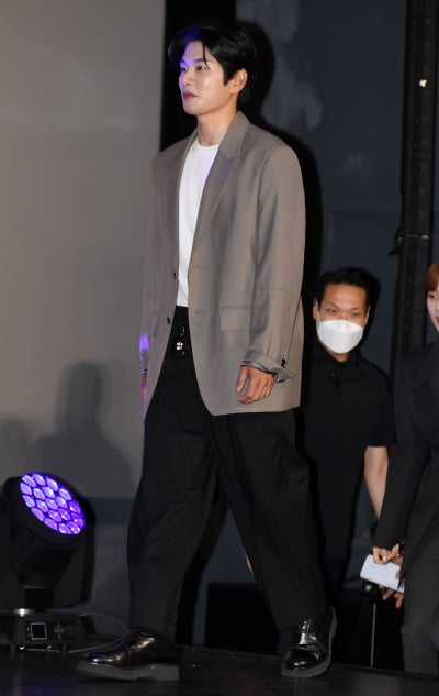 [TEN 포토] 이이경 '훈내 진동하는 외모'