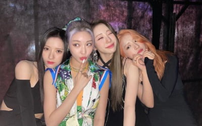 유연정, 청하와 변함없는 우정…보나·엑시도 한 자리에[TEN★]