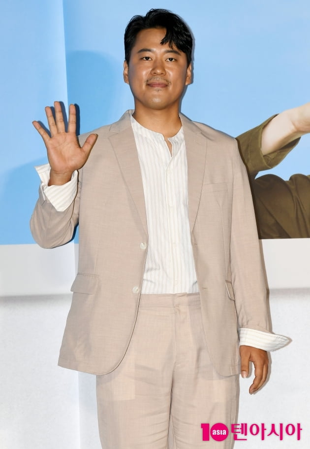 [TEN 포토] 이순원 '연극에서 영화로 인사드려요'
