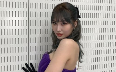 트와이스 모모, 이 여름 보랏빛으로 물들여…뒷태만 봐도 러블리[TEN★]