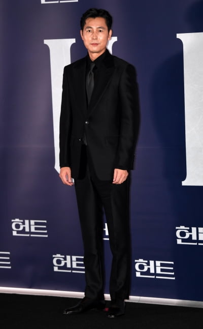 [TEN 포토] 정우성 '완벽한 수트핏'