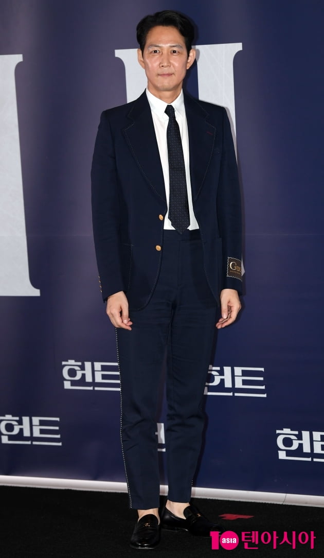 [TEN 포토] 이정재 '언론시사회 끝 개봉만 남았네요'