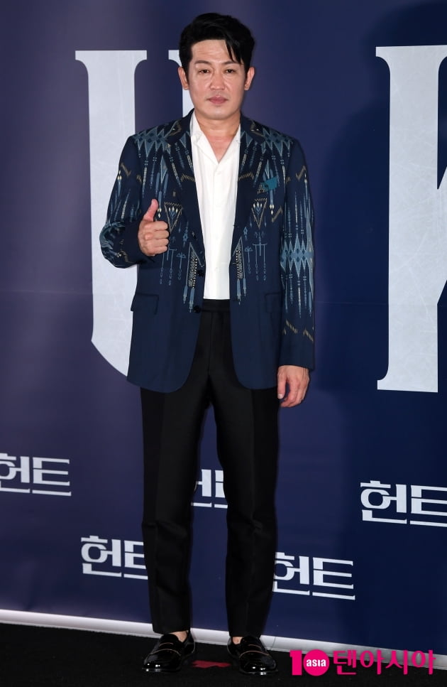[TEN 포토] 허성태 '화려한 패션'