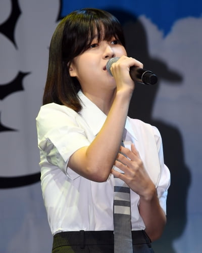 [TEN 포토] 서기 '청아한 미모'