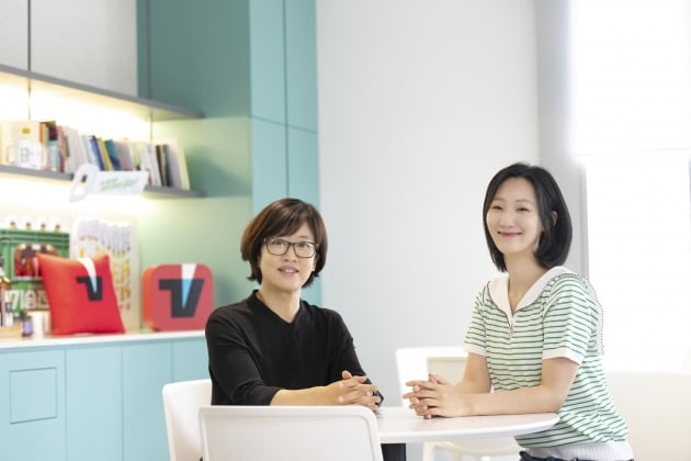 송재경, 김경란 작가./사진제공=티빙