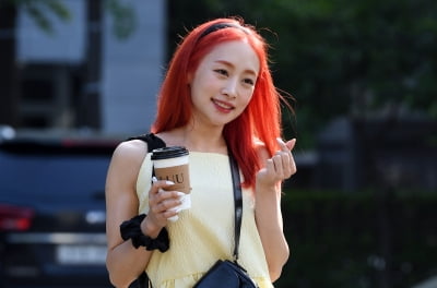 [TEN 포토] 니콜 ''유에프오' 사랑해주세요'