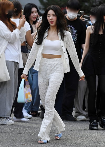 [TEN 포토] 있지 리아 '섹시한 시스루'