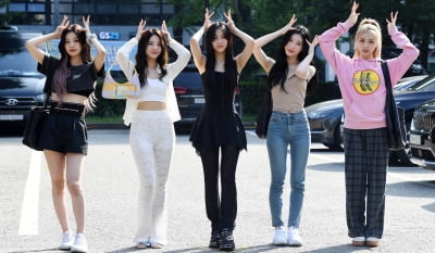 [TEN 포토] 있지 '방송국 밝히는 미모들'