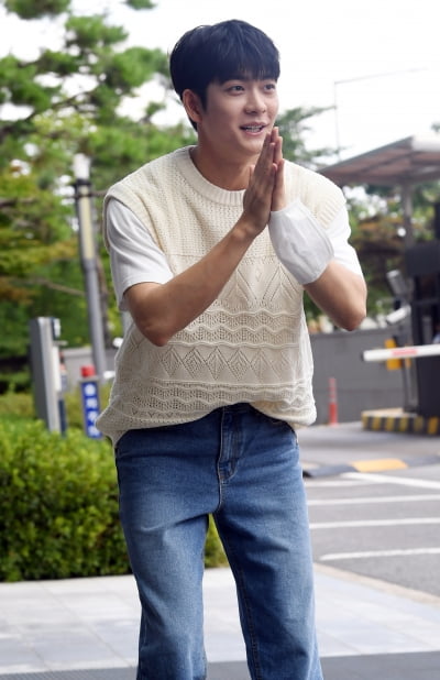 [TEN 포토] 강태오 '팬 여러분 감사감사'