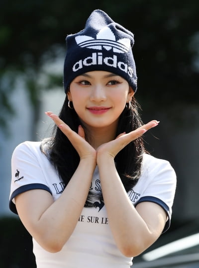 [TEN 포토] 스테이씨 아이샤 '무더위에 비니로 멋냈어요'