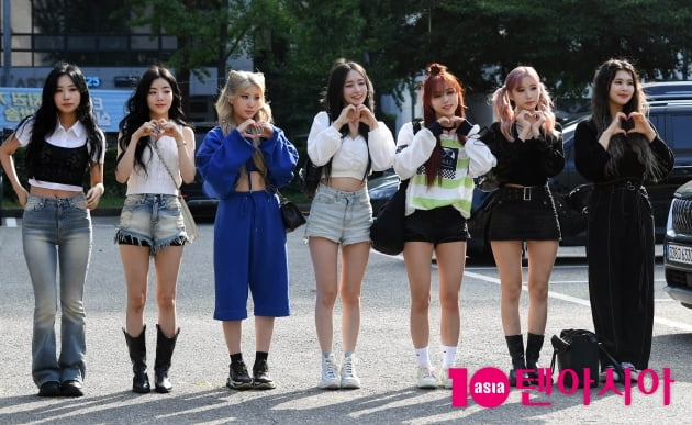 [TEN 포토] 퍼플키스 '테마돌의 러블리한 하트' 