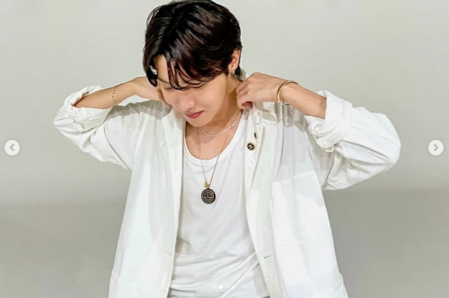 방탄소년단 제이홉, 아이유와 훈훈한 투 샷...고마워요 누나[TEN★]