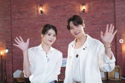 방탄소년단 제이홉, 아이유와 훈훈한 투 샷...고마워요 누나[TEN★]