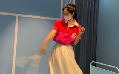 '전진♥' 류이서, 롱스커트 입고 "테니스 칠 줄 몰라요 헤헤" 매일 데이트하는 신혼[TEN★]