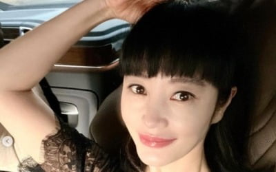 김혜수, 53세의 동안 미모…뿜어져 나오는 여배우 포스[TEN★]