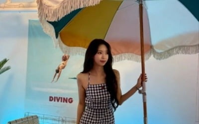 이미주, 청순·러블리 매력 가득…앞치마만 입고 한 컷[TEN★]