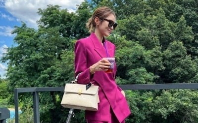 서하얀, 퍼플 슈트 입은 멋쟁이…♥임창정도 반한 모델 아우라[TEN★]