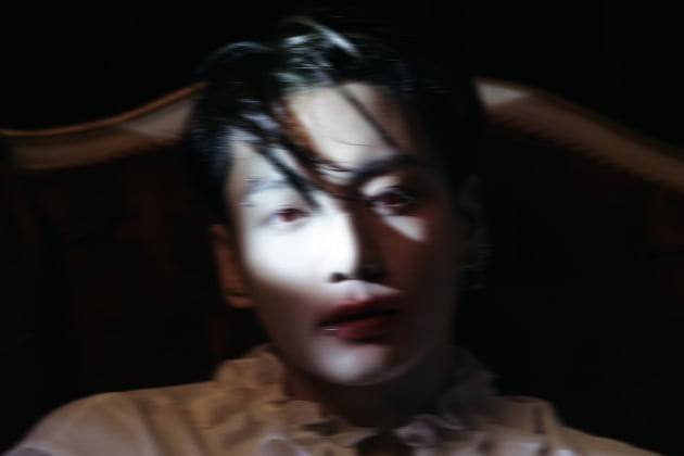 방탄소년단 정국, 흐트러진 섹시함…완전체 새 프로젝트 예고