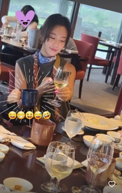 '이영돈♥' 황정음, 일상이 럭셔리...와인 잔 짠에 아들도 빠질 수 없지[TEN★]