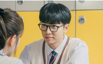 '건물주' 이승기, 고교 전교1등 시절 포착…♥이세영과 설렘 케미 ('법대로')